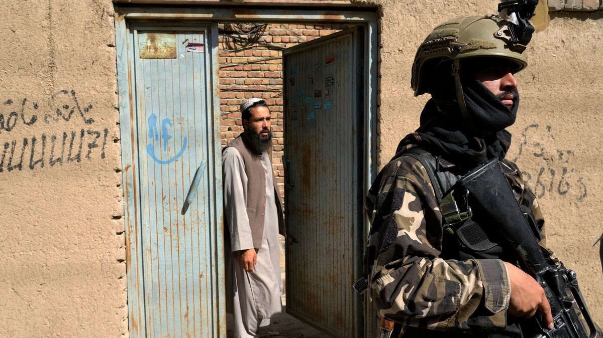 Po sebevražedném útoku ve škole v Kábulu je už nejméně 35 mrtvých